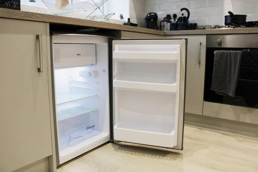 Апартаменты Abingdon - Private Flat With Parking 09 Экстерьер фото