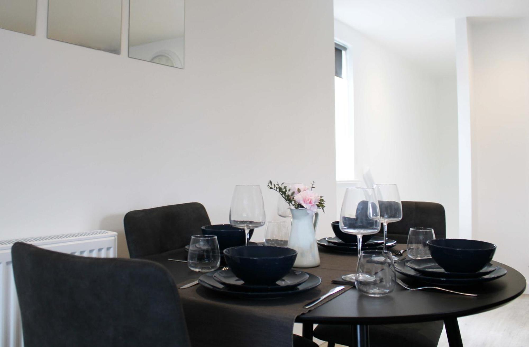 Апартаменты Abingdon - Private Flat With Parking 09 Экстерьер фото